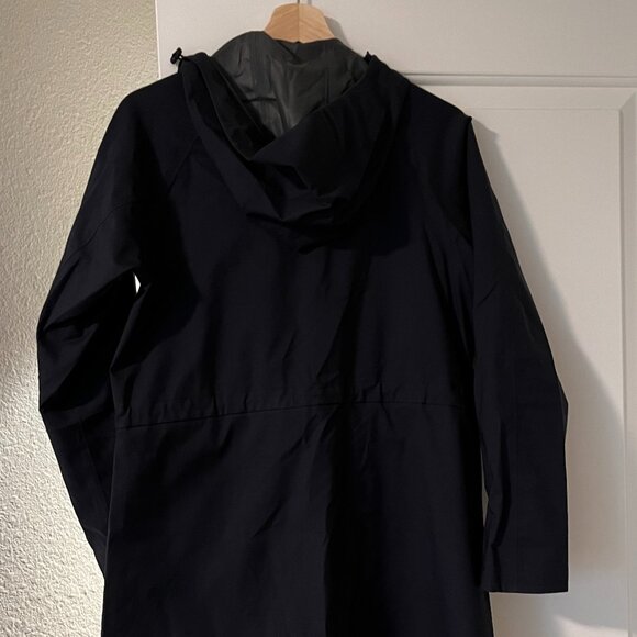 Uniqlo Hooded Raincoat Size S Color Navy - Picture 2 of 8